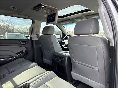 Used 2020 Chevrolet Suburban LT image 20