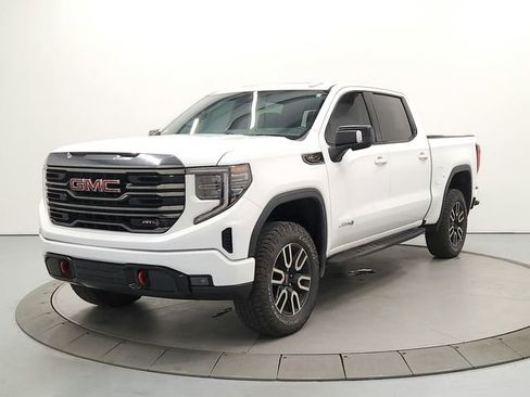 Used 2022 GMC Sierra 1500 AT4 w/ AT4 Preferred Package AWD/4WD image 3