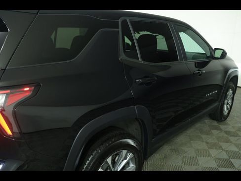 Used 2025 Chevrolet Equinox LT image 16