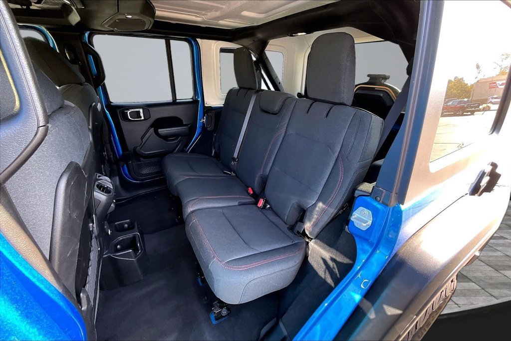 Certified 2025 Jeep Wrangler Unlimited Rubicon w/ Convenience Group AWD/4WD image 19