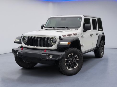 Used 2025 Jeep Wrangler Unlimited Rubicon AWD/4WD image 2
