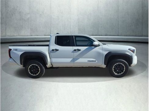 Used 2024 Toyota Tacoma TRD Off-Road image 7
