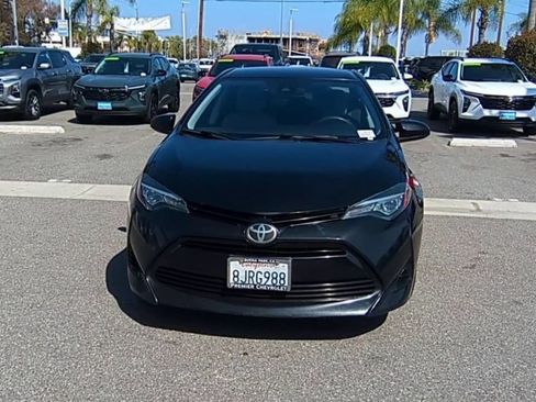 Used 2018 Toyota Corolla LE FWD image 3
