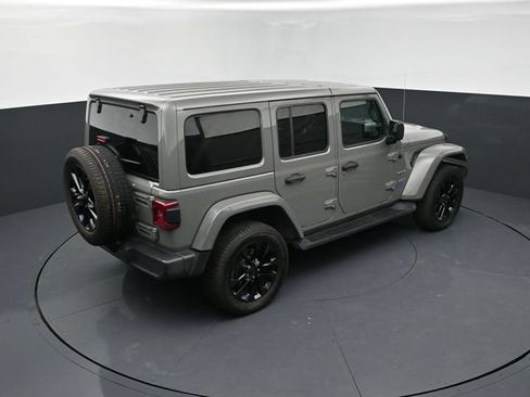 Used 2022 Jeep Wrangler Unlimited Sahara w/ Cold Weather Group AWD/4WD image 14