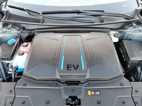 Certified 2024 Hyundai Ioniq 5 SE image 28