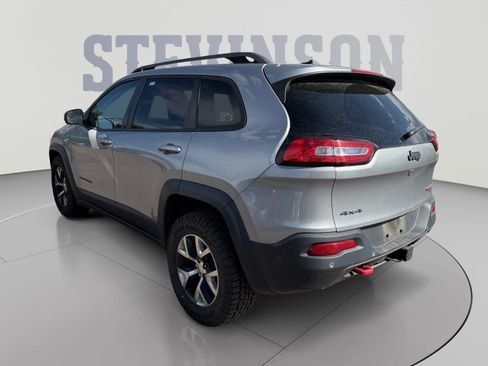 Used 2015 Jeep Cherokee Trailhawk w/ Comfort/Convenience Group AWD/4WD image 3