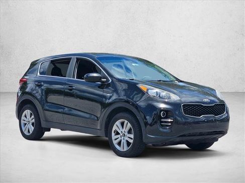 Used 2017 Kia Sportage LX AWD/4WD image 3