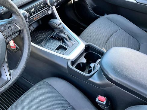 Certified 2021 Toyota RAV4 LE image 16