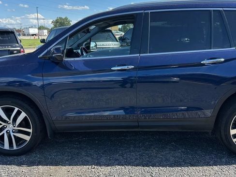Used 2017 Honda Pilot Touring image 4