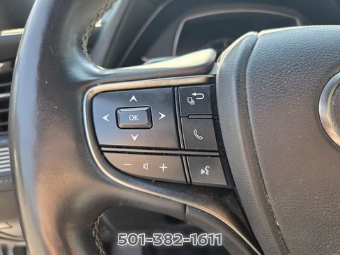 Used 2021 Lexus LS 500 w/ Accessory Package (Z2) RWD image 24