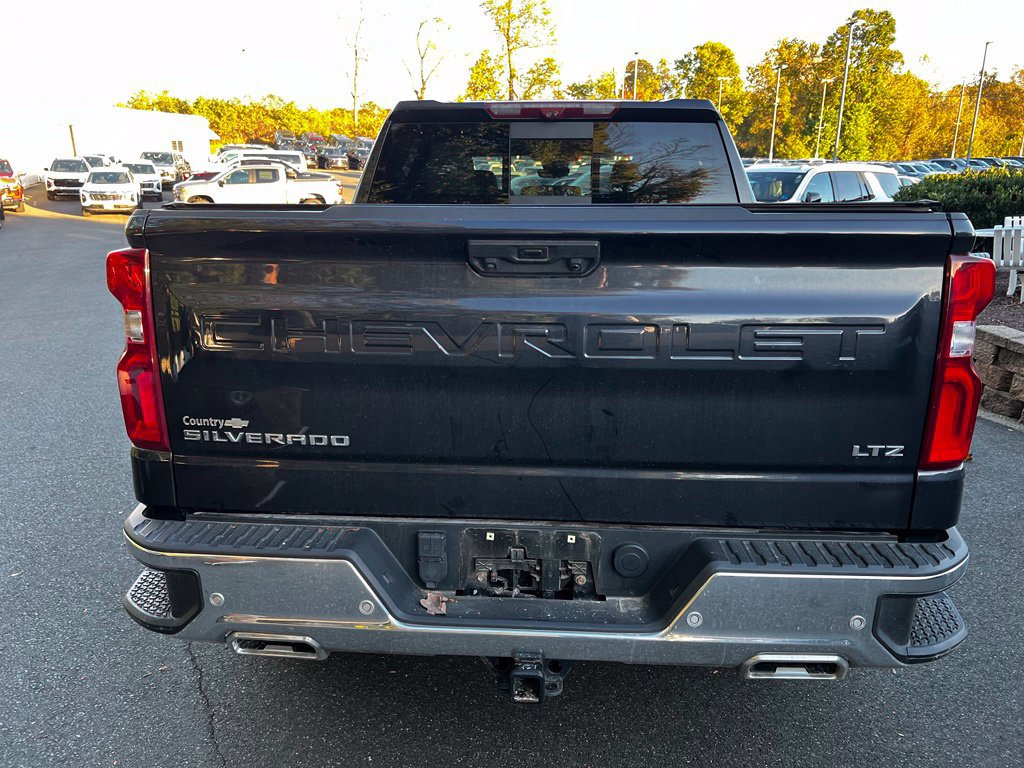 Used 2023 Chevrolet Silverado 1500 LTZ w/ LTZ Premium Package AWD/4WD image 5