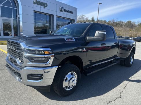 New 2026 RAM 3500 Tradesman image 2