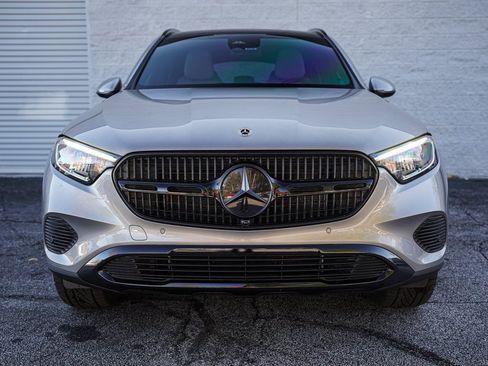 Used 2023 Mercedes-Benz GLC 300 4MATIC image 4