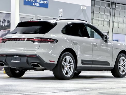 Used 2023 Porsche Macan AWD/4WD image 9
