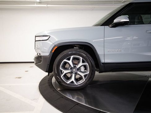 Used 2024 Rivian R1T Adventure AWD/4WD image 11