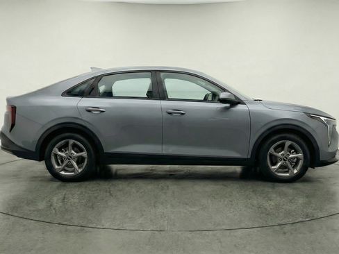 Used 2025 Kia K4 FWD image 11