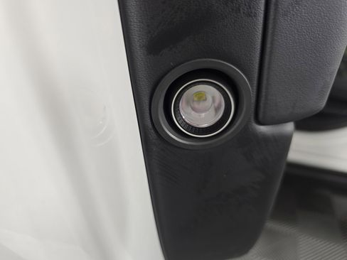 Used 2023 Rivian R1S Adventure AWD/4WD image 32