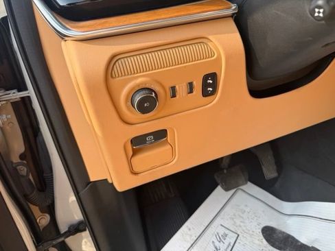 Used 2022 Jeep Grand Wagoneer Series III AWD/4WD image 14