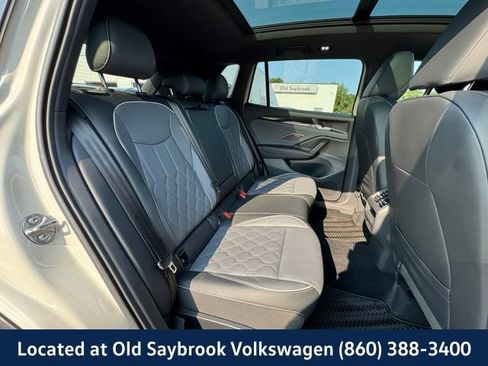 Certified 2025 Volkswagen Tiguan SEL R-Line AWD/4WD image 25