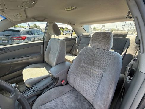 Used 2004 Toyota Camry LE FWD image 12