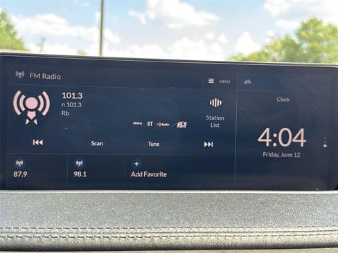 Used 2022 Acura MDX SH-AWD w/ Advance Package image 16
