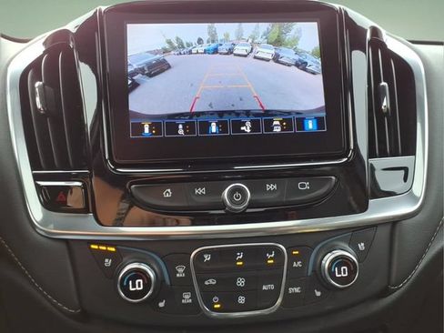 Used 2023 Chevrolet Traverse Premier AWD/4WD image 20