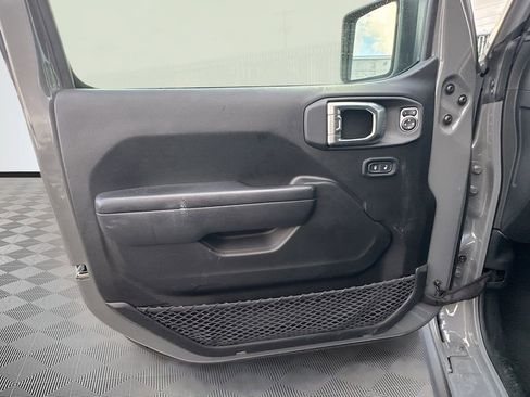 Used 2023 Jeep Wrangler Unlimited w/ Cold Weather Group AWD/4WD image 20