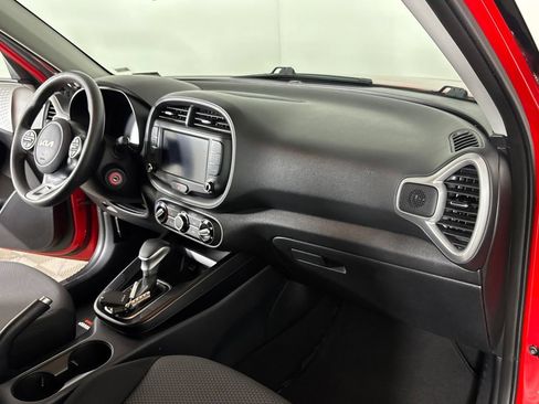 Used 2024 Kia Soul LX w/ Option Group 015 FWD image 36
