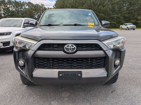Used 2017 Toyota 4Runner SR5 RWD image 3