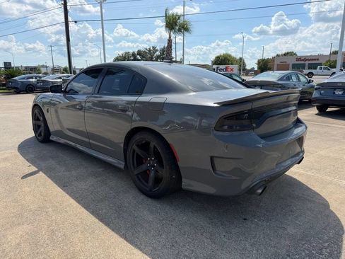 Used 2017 Dodge Charger SRT Hellcat RWD image 3