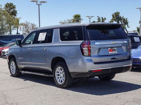 Used 2022 Chevrolet Suburban LT RWD image 6