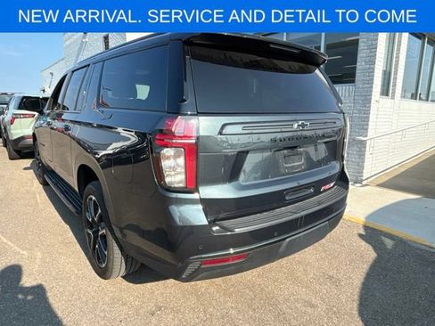 Used 2022 Chevrolet Suburban RST w/ Luxury Package AWD/4WD image 9