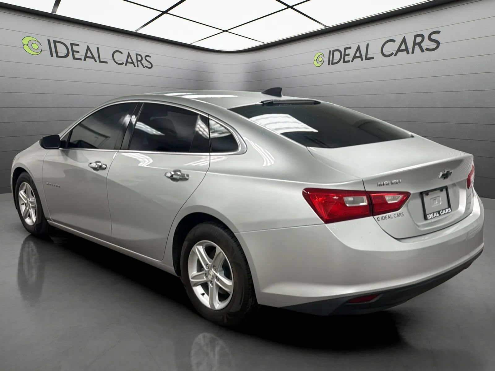 Used 2020 Chevrolet Malibu LS FWD image 3