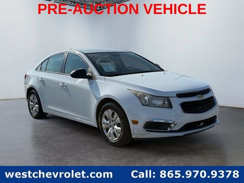 Used 2015 Chevrolet Cruze LS FWD image 1