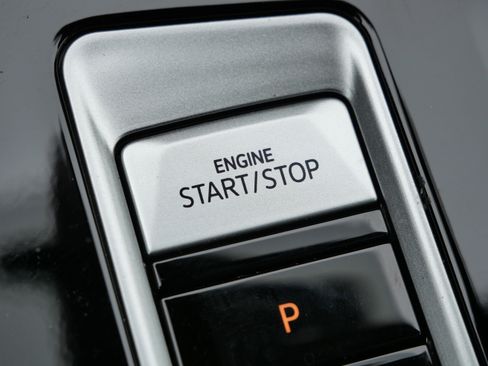 Certified 2025 Volkswagen Atlas SEL Premium R-Line image 27