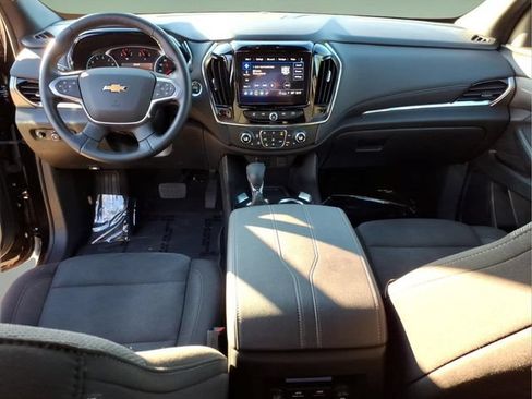 Used 2023 Chevrolet Traverse LT FWD image 14