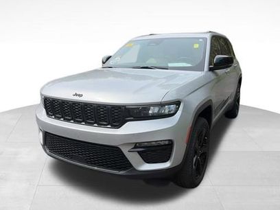 Used 2024 Jeep Grand Cherokee Limited w/ Black Appearance Package