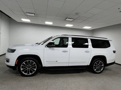 Used 2024 Jeep Wagoneer L Series II w/ Premium Group I image 7