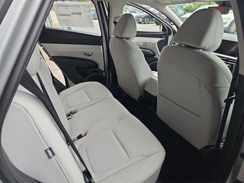 New 2026 Hyundai Tucson SE image 11