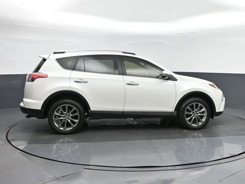 Used 2018 Toyota RAV4 Limited image 8