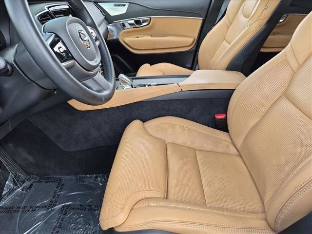 Used 2023 Volvo XC90 B6 Ultimate w/ Lounge Package AWD/4WD image 15