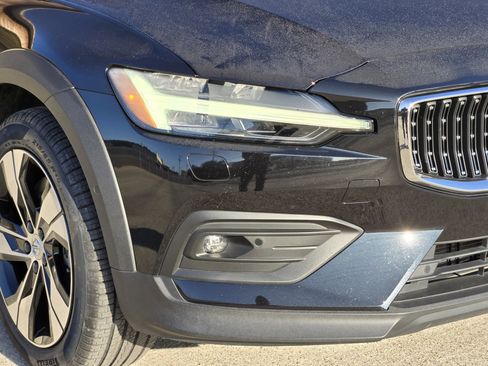Certified 2023 Volvo V60 B5 Cross Country Plus w/ Climate Package image 11