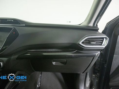 Used 2023 Chevrolet TrailBlazer LT w/ Convenience Package AWD/4WD image 8