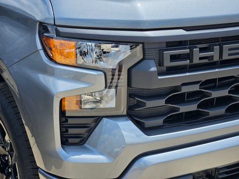 New 2026 Chevrolet Silverado 1500 Custom w/ LPO, Dark Essentials Package RWD image 9