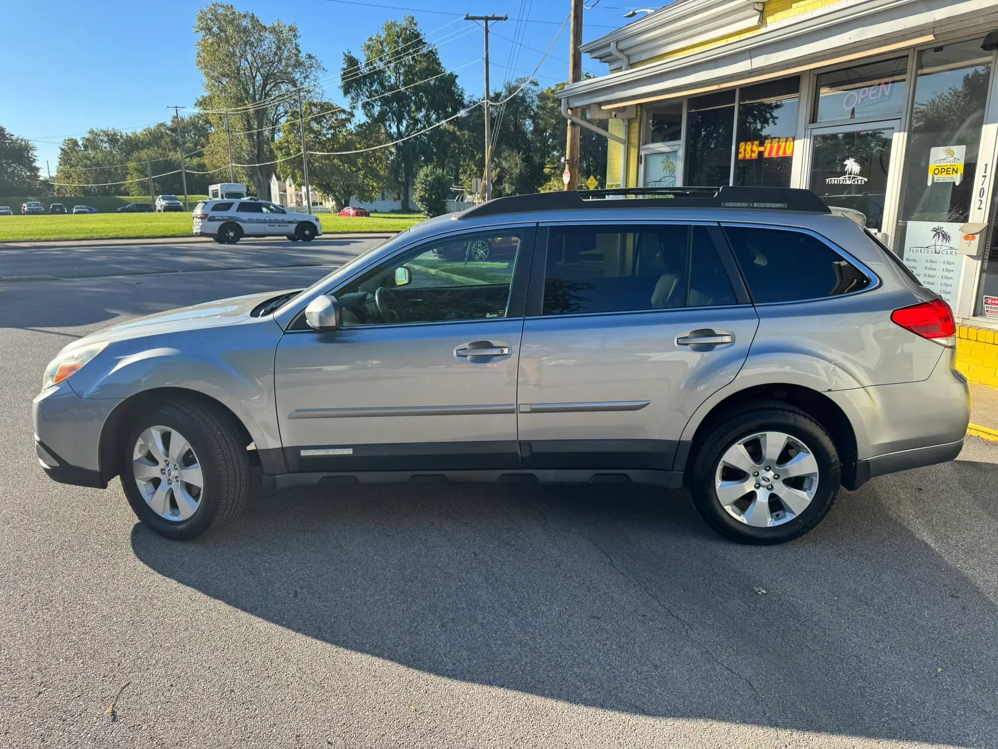 Used 2011 Subaru Outback 2.5i Limited AWD/4WD image 3
