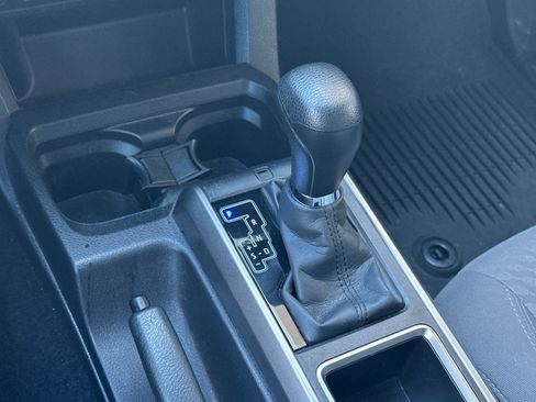 Used 2022 Toyota Tacoma SR5 image 17