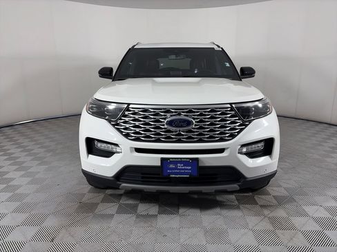 Certified 2022 Ford Explorer Platinum w/ Equipment Group 601A AWD/4WD image 2