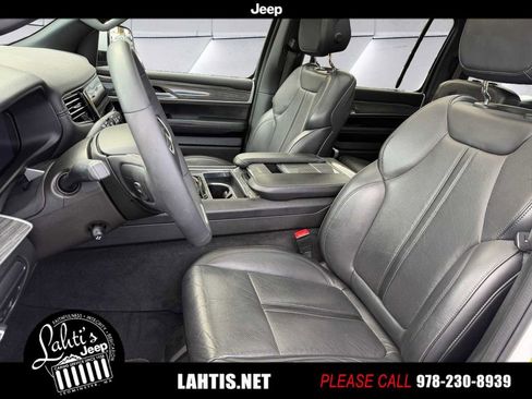 Used 2022 Jeep Wagoneer Series III w/ Premium Group I image 11