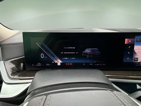 Used 2023 BMW X7 xDrive40i AWD/4WD image 17