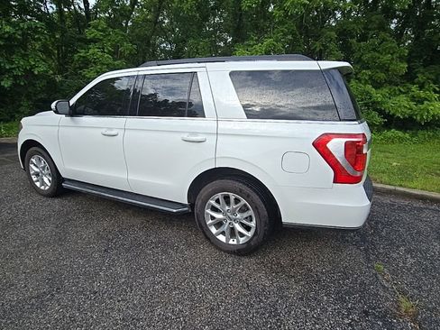 Used 2020 Ford Expedition XLT w/ Equipment Group 202A AWD/4WD image 4